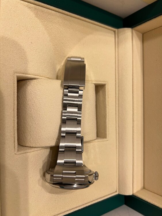 ロレックス エクスプローラー 12427（高級時計）の商品画像 - 査定依頼日：2025年5月29日 - 最高査定価格：1,110,000円