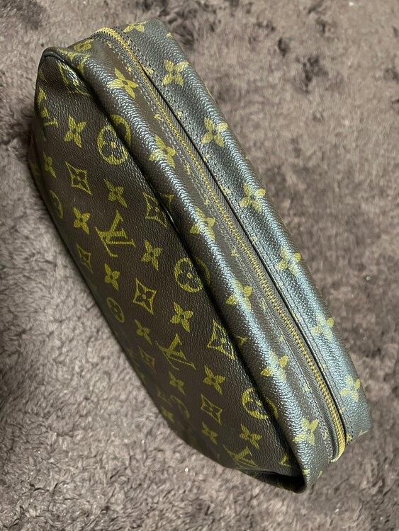 セカンドバック（ブランドバッグ）の商品画像 - 査定依頼日：2025年1月10日 - 最高査定価格：33,000円