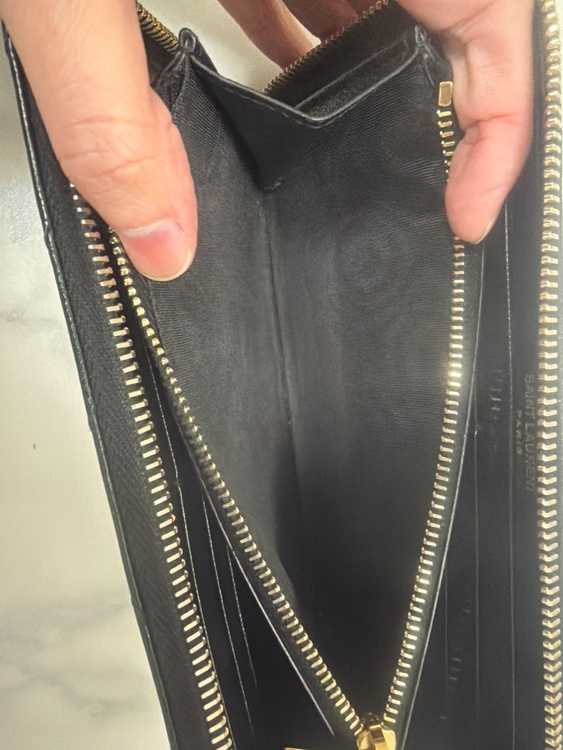 イブサンローラン  （ブランドバッグ）の商品画像 - 査定依頼日：2026年2月7日 - 最高査定価格：31,000円