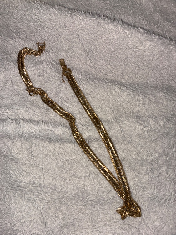 金ネックレス18k 104g（金・貴金属）の商品画像 - 査定依頼日：2025年10月18日 - 最高査定価格：1,764,000円