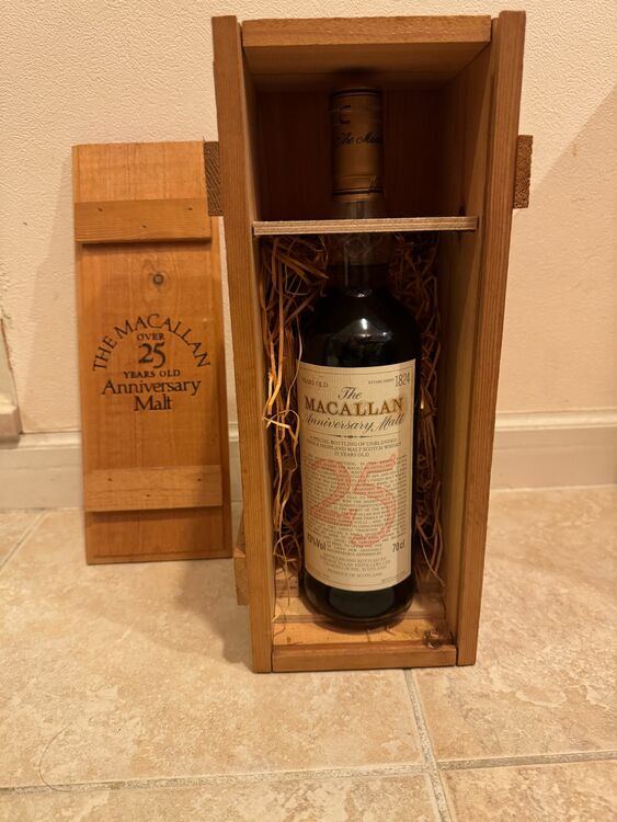 マッカラン 25周年 木箱（お酒）の商品画像 - 査定依頼日：2025年9月22日 - 最高査定価格：345,000円