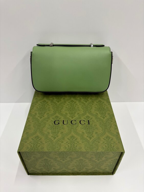 GUCCI ショルダーバッグ（ブランドバッグ）の商品画像 - 査定依頼日：2025年5月30日 - 最高査定価格：93,000円