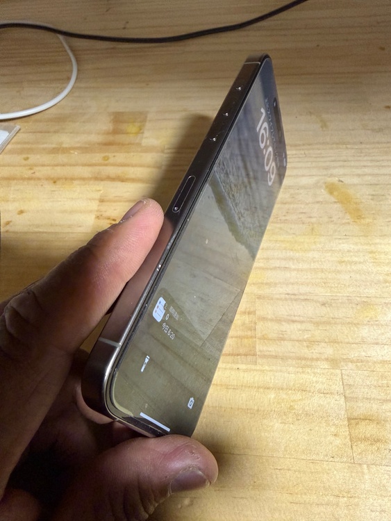 iPhone 15 Pro Max 1TB Softbank（スマホ）の商品画像 - 査定依頼日：2026年4月10日 - 最高査定価格：110,000円