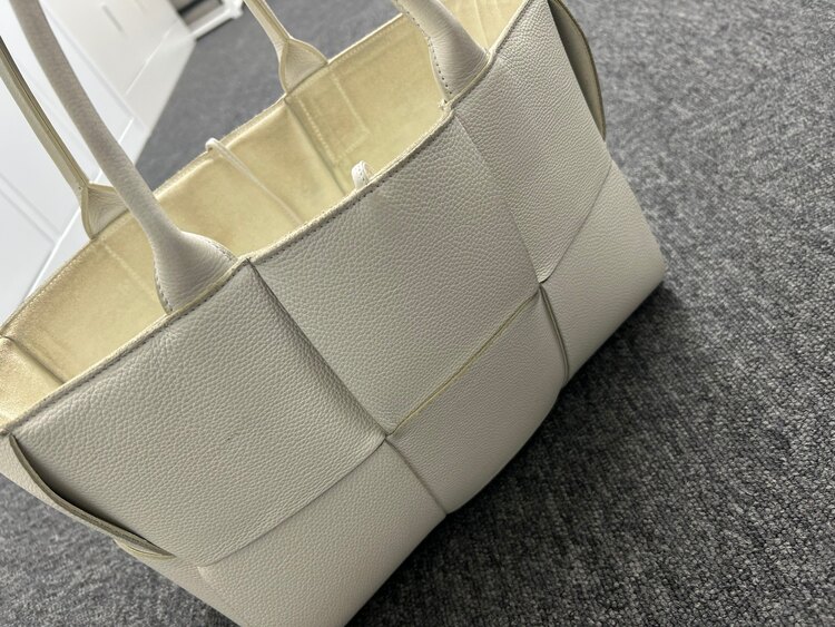 アルコトート　スモール（ブランドバッグ）の商品画像 - 査定依頼日：2025年4月9日 - 最高査定価格：65,000円