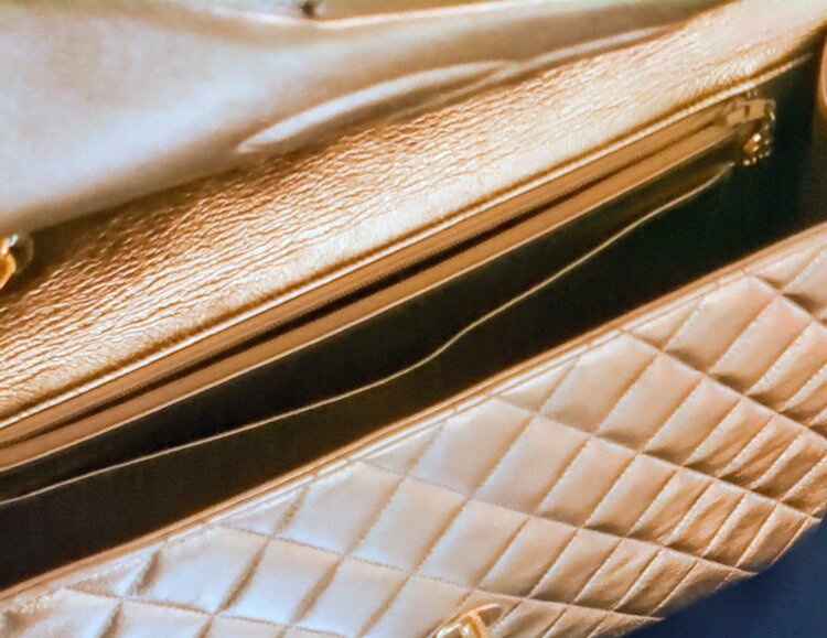 CHANELマドラッセ　ゴールド　1991〜1994（ブランドバッグ）の商品画像 - 査定依頼日：2025年12月28日 - 最高査定価格：400,000円