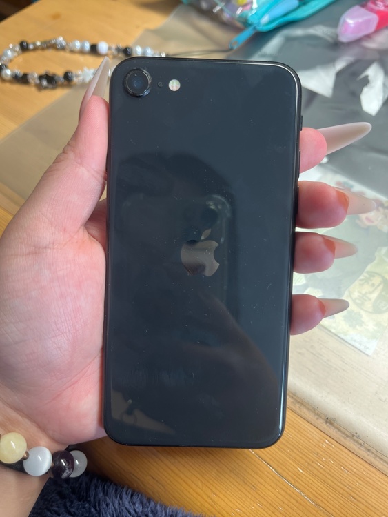 iPhone SE (第 2 世代) 128GB docomo（スマホ）の商品画像 - 査定依頼日：2026年4月28日 - 最高査定価格：15,000円