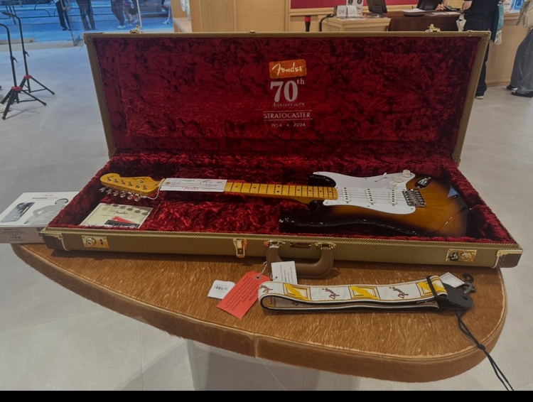 70th Anniversary American Vintage Il 195（ピアノ・楽器・PA機材）の商品画像 - 査定依頼日：2026年8月27日 - 最高査定価格：500,000円