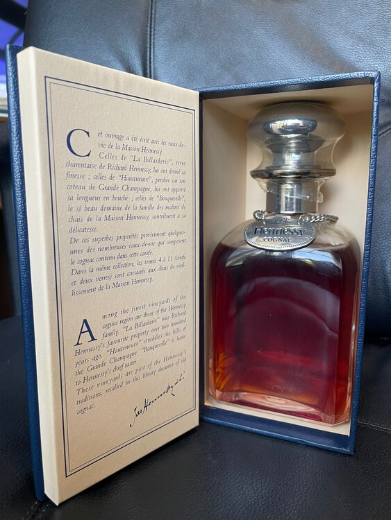 Hennessy cognac（お酒）の商品画像 - 査定依頼日：2025年5月1日 - 最高査定価格：15,000円