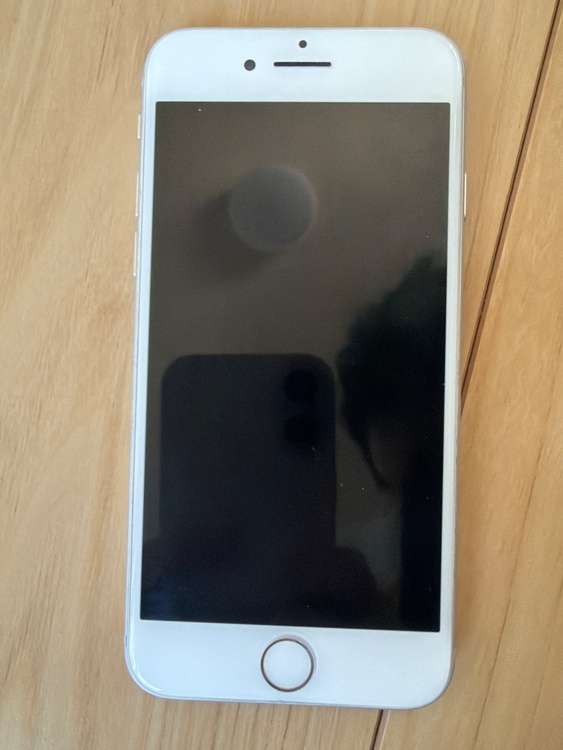 iPhone8 64GB docomo（スマホ）の商品画像 - 査定依頼日：2026年4月11日 - 最高査定価格：2,000円