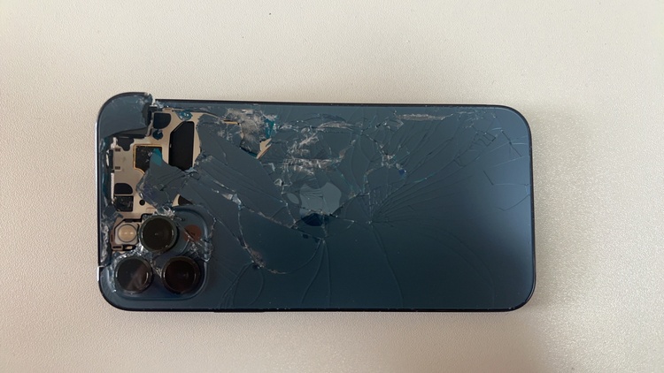 iPhone12（スマホ）の商品画像 - 査定依頼日：2026年10月13日 - 最高査定価格：14,500円