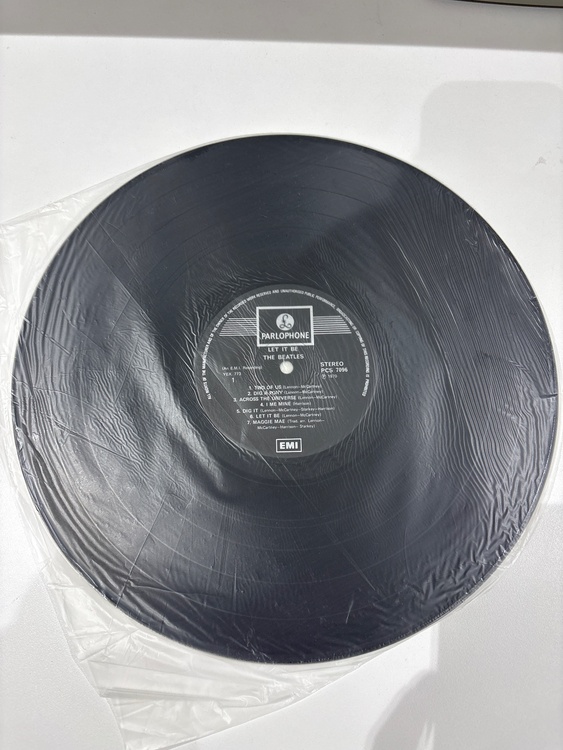 LET IT BE（レコード）の商品画像 - 査定依頼日：2026年7月15日 - 最高査定価格：2,000円