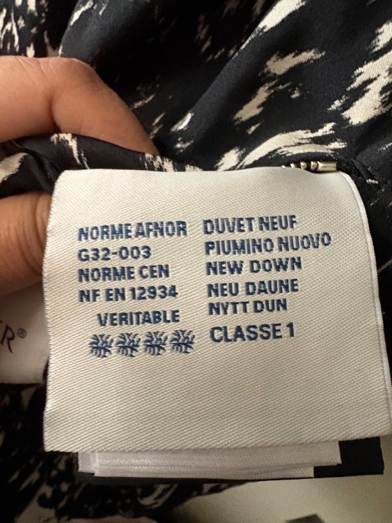 商品名はわからないのでついてるタグを写メして送りました（古着・ファッション）の商品画像 - 査定依頼日：2026年1月22日 - 最高査定価格：22,000円