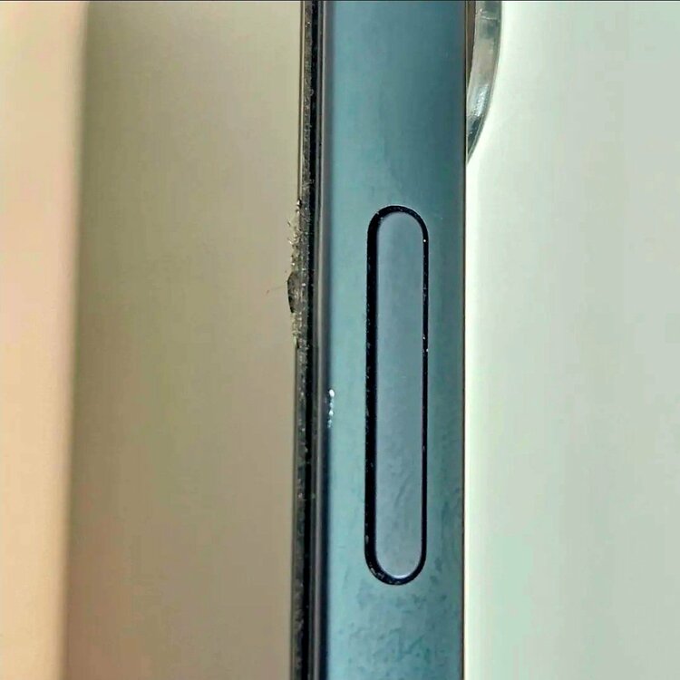 iPhone 13 mini 256GB SIMフリー（スマホ）の商品画像 - 査定依頼日：2026年3月22日 - 最高査定価格：35,000円