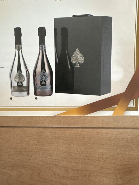 シャンパン アルマン・ド・ブリニャック （お酒）の商品画像 - 査定依頼日：2025年3月26日 - 最高査定価格：170,000円