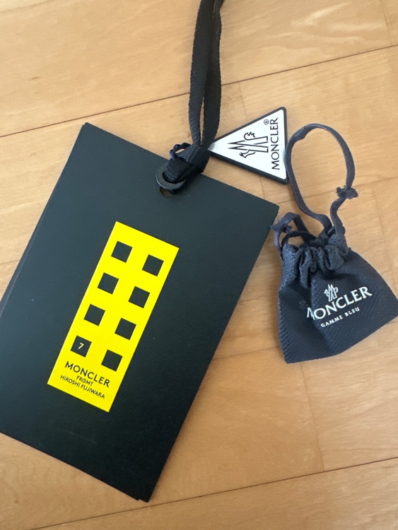 MONCLER モンクレール ダウンGENIUSジーニアスKARAKORUM2（古着・ファッション）の商品画像 - 査定依頼日：2026年2月7日 - 最高査定価格：36,000円