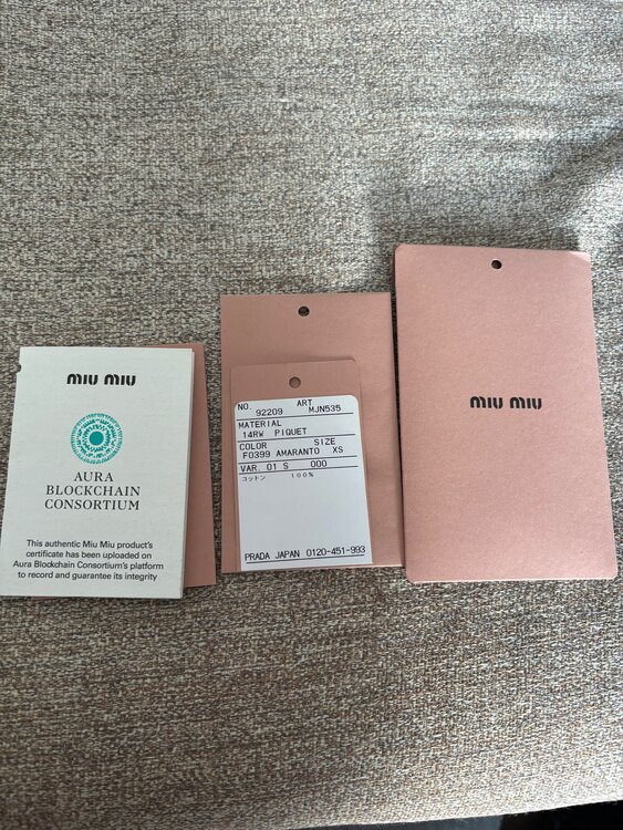 ポロシャツ（古着・ファッション）の商品画像 - 査定依頼日：2025年1月14日 - 最高査定価格：10,000円