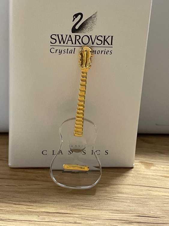 SWAROVSKI Crystal Memories ギター（金・貴金属）の商品画像 - 査定依頼日：2026年5月28日 - 最高査定価格：1,000円