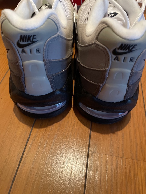 NIKE スニーカー（古着・ファッション）の商品画像 - 査定依頼日：2026年7月7日 - 最高査定価格：12,000円
