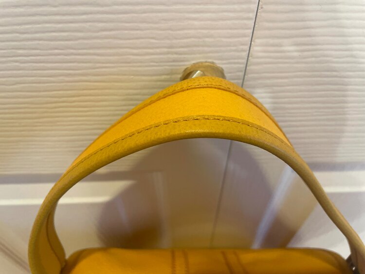 トリーバーチ  ショルダーバッグ（ブランド財布・小物）の商品画像 - 査定依頼日：2024年11月25日 - 最高査定価格：10,000円