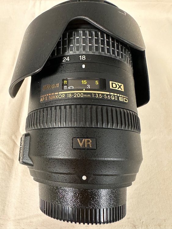 AF-S NIKKOR 18-200mm（カメラ）の商品画像 - 査定依頼日：2026年4月8日 - 最高査定価格：8,100円