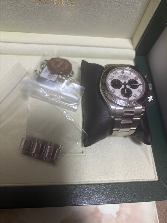 ロレックス デイトナ 11650（高級時計）の商品画像 - 査定依頼日：2025年1月6日 - 最高査定価格：5,880,000円