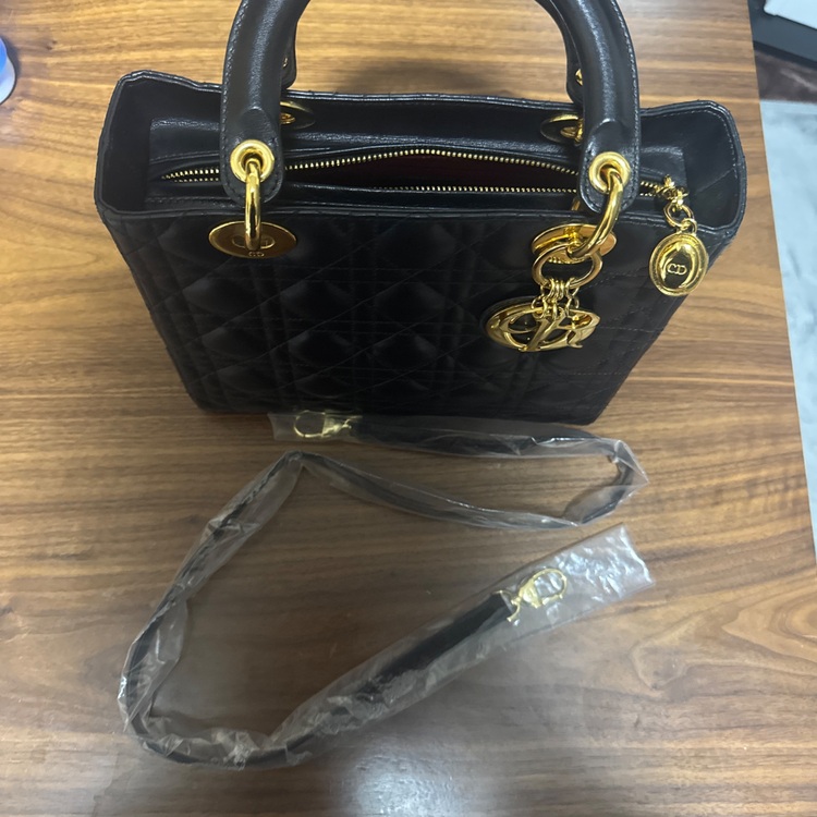 カナージュ（ブランドバッグ）の商品画像 - 査定依頼日：2025年7月22日 - 最高査定価格：200,000円