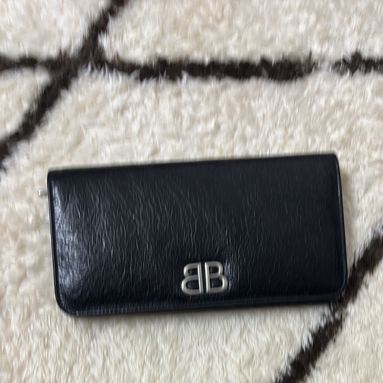 バレンシアガ  （ブランドバッグ）の商品画像 - 査定依頼日：2025年12月21日 - 最高査定価格：30,000円