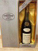 ヘネシー V.S.O.P ブランデー コニャック 700m（お酒）の商品画像 - 査定依頼日：2024年6月13日 - 最高査定価格：5,000円