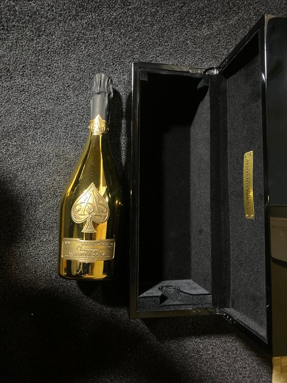 ゴールド（お酒）の商品画像 - 査定依頼日：2025年1月25日 - 最高査定価格：23,000円