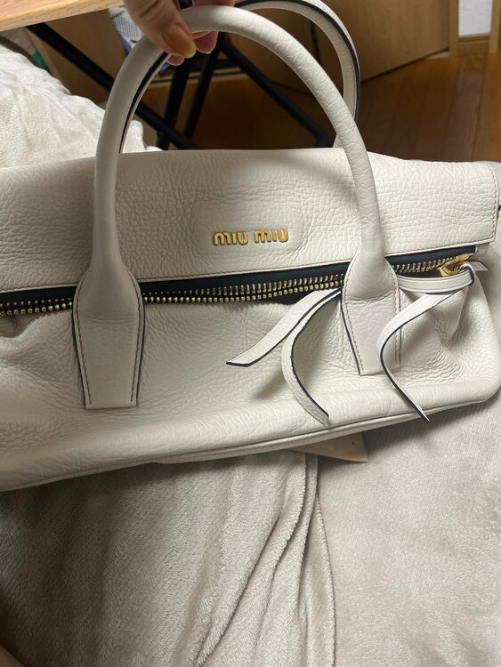 ミュウミュウ  （ブランドバッグ）の商品画像 - 査定依頼日：2025年4月13日 - 最高査定価格：50,000円