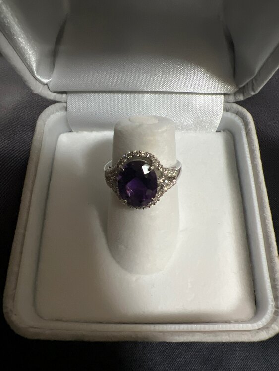 アメシスト（宝石）の商品画像 - 査定依頼日：2024年3月13日 - 最高査定価格：60,000円