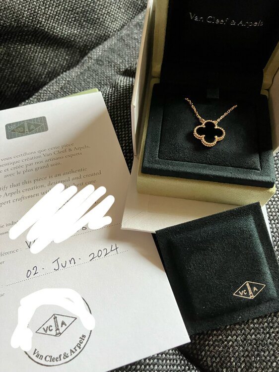 ヴァンクリーフアーペル ヴィンテージアルハンブラ オニキス（金・貴金属）の商品画像 - 査定依頼日：2025年4月16日 - 最高査定価格：300,000円