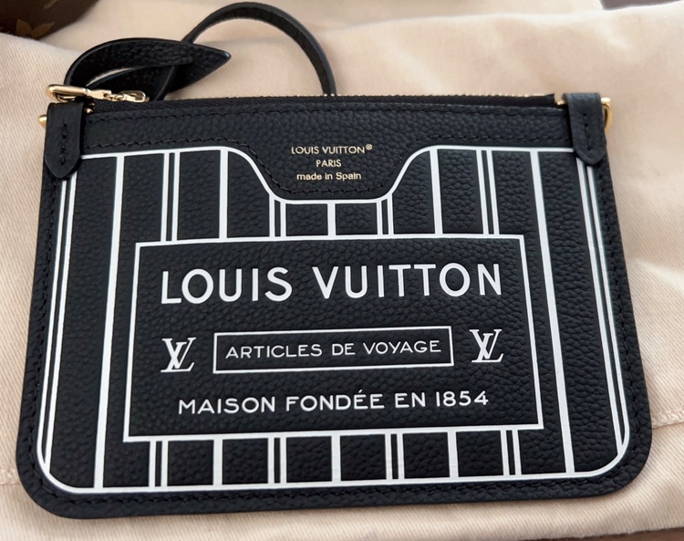 インサイドアウトBB M12099（ブランドバッグ）の商品画像 - 査定依頼日：2026年2月17日 - 最高査定価格：290,000円