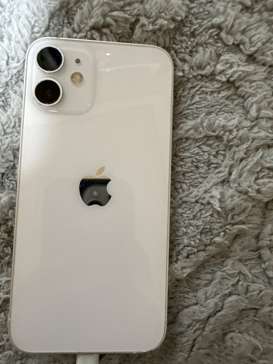 iPhone 12 mini 64GB SIMフリー（スマホ）の商品画像 - 査定依頼日：2026年2月18日 - 最高査定価格：20,000円