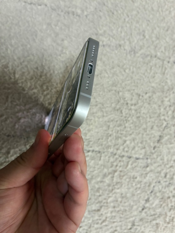 iPhone 16e 128GB SIMフリー（スマホ）の商品画像 - 査定依頼日：2026年4月27日 - 最高査定価格：65,000円