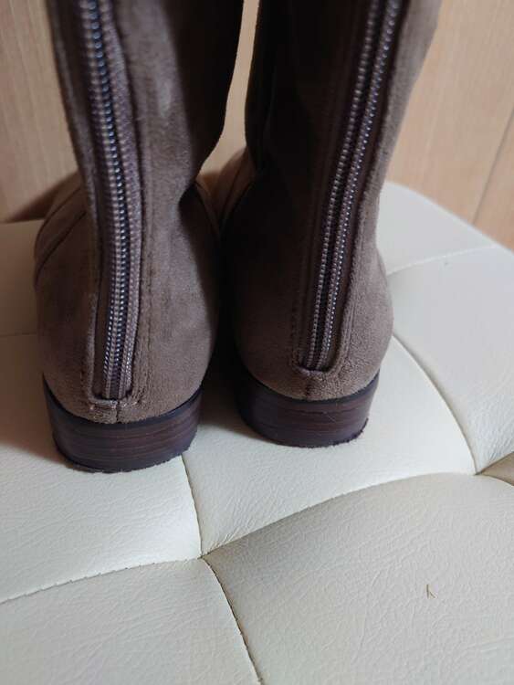 ロングブーツ（古着・ファッション）の商品画像 - 査定依頼日：2025年2月23日