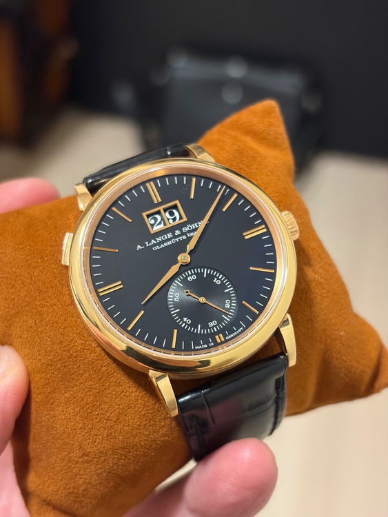 ランゲ＆ゾーネ サクソニア 381.03（高級時計）の商品画像 - 査定依頼日：2026年1月29日 - 最高査定価格：3,150,000円