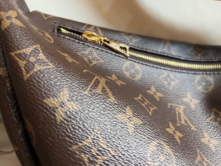 バムバッグ（ブランドバッグ）の商品画像 - 査定依頼日：2025年8月4日 - 最高査定価格：250,000円