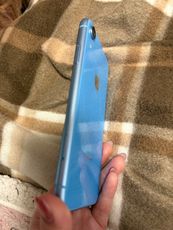 iPhoneXR（スマホ）の商品画像 - 査定依頼日：2025年4月14日 - 最高査定価格：15,000円