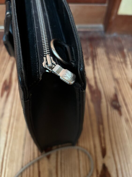 ルイヴィトン タイガ （ブランドバッグ）の商品画像 - 査定依頼日：2025年4月16日 - 最高査定価格：75,000円