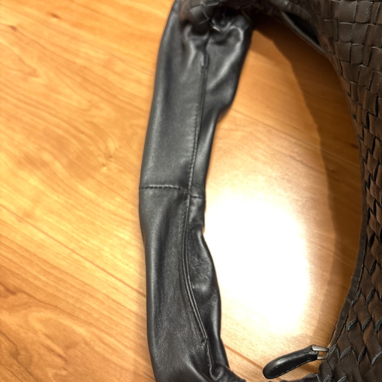 ボッテガヴェネタ　ハンドバッグ　イントレチャート（ブランドバッグ）の商品画像 - 査定依頼日：2026年4月6日 - 最高査定価格：160,000円