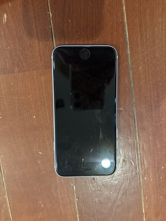 iPhoneSE 128GB Softbank（スマホ）の商品画像 - 査定依頼日：2026年3月7日 - 最高査定価格：17,000円