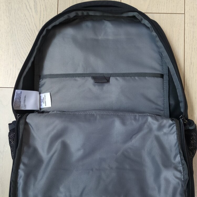 THE NORTH FACE　VAULT バックパック ブラック（古着・ファッション）の商品画像 - 査定依頼日：2026年4月3日 - 最高査定価格：2,000円