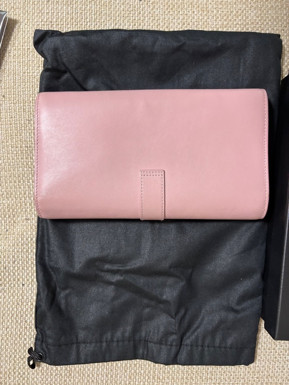 イブサンローラン  （ブランドバッグ）の商品画像 - 査定依頼日：2025年9月30日 - 最高査定価格：30,000円