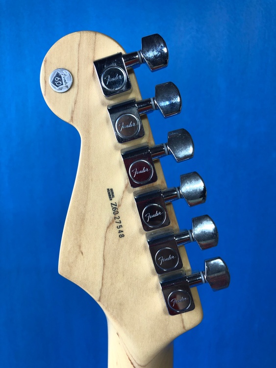 USA ストラトキャスター　60アニバーサリー（ピアノ・楽器・PA機材）の商品画像 - 査定依頼日：2026年4月11日 - 最高査定価格：100,000円