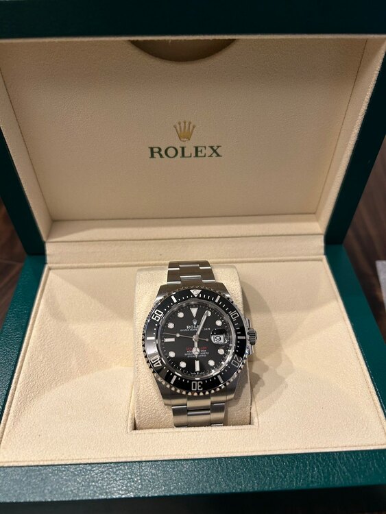 ロレックス シードゥエラー 12660（高級時計）の商品画像 - 査定依頼日：2025年3月4日 - 最高査定価格：1,850,000円