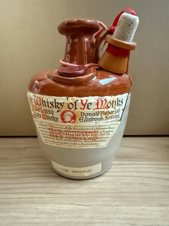 Ye Whisky of Ye Monks De Luxe（イ・モンクス デラックス）（お酒）の商品画像 - 査定依頼日：2026年8月15日 - 最高査定価格：1,000円