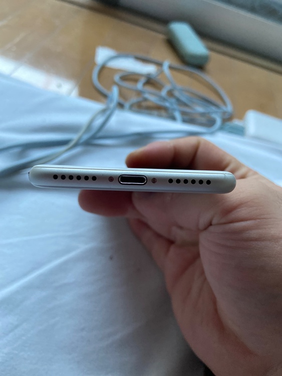 iPhone7 256GB docomo（スマホ）の商品画像 - 査定依頼日：2026年4月17日 - 最高査定価格：3,000円