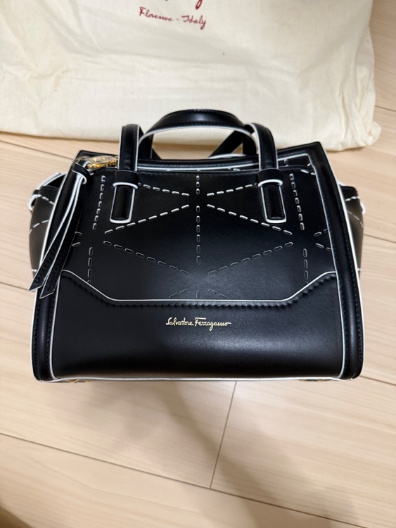 エイミー レザー ハンドバッグ（ブランドバッグ）の商品画像 - 査定依頼日：2026年8月3日 - 最高査定価格：30,000円