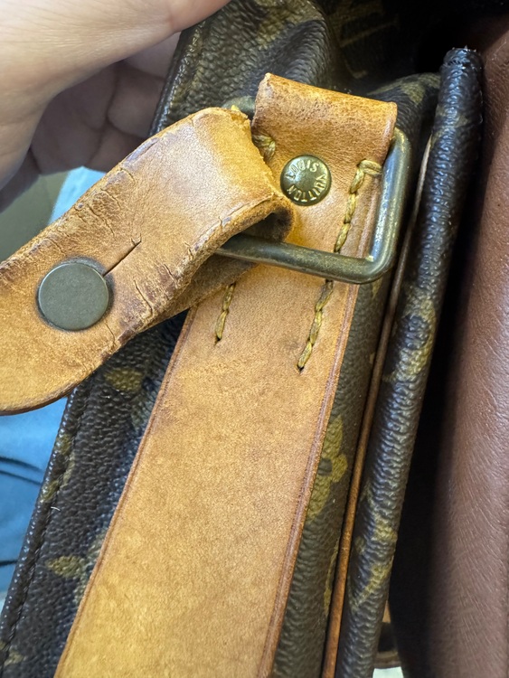 カルトシエール（ブランドバッグ）の商品画像 - 査定依頼日：2025年9月11日 - 最高査定価格：15,000円